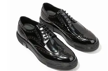 Karšto Lakinės odos Oxfords lauke Nėriniai juodi Laisvalaikio bateliai vyrams padidinti brogue vyriški batai Mados elastinga Vyrų batai