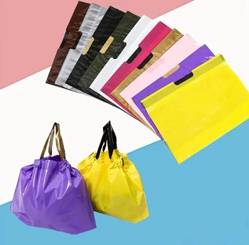 Atspausdintas logotipas(MOQ 300pcs) Stambių Plastikinių dovana drabužių pakavimas pirkinių krepšys su raišteliu plastiko dovanų krepšys su rankenomis