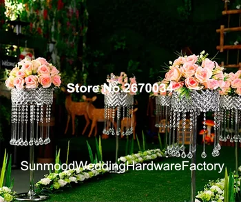 Kabantys krištolo aukščio gėlė stovi centerpieces už vestuves