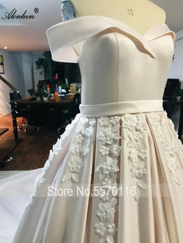 Alonlivn Blizgantis Atlasas nuo Peties-Line Vestuvių Suknelė Su Užkarpomis 3D Gėlės Rankovių Nuotakos Suknelė Koplyčia Traukinys