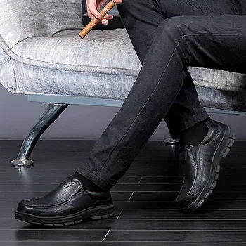 Rankų darbo kokybės Klasikinis vyrų natūralios odos batai Verslo vyrų oxfords batai Raminantis vienintelis vyrų butai suknelė bateliai