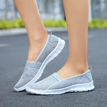 2019 Naujas Minkštas apšviesta motinos batus moteris patogus vaikščiojimo sportbačiai moterims bateliai plokščiu dugnu pagyvenusių žmonių laisvalaikio bateliai plius dydis