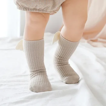 Naujagimio vientisos spalvos, be kaulų, kojinės mielas sparnus mergaičių kojinės medvilnės bamblys kūdikių kojinės, neslidžia kūdikių grindų kojinės