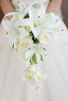 Iffo high-end užsakymą nuotakos ranką, turintis gėlių puokštė nuotaka kaštonų lelija balta rožė žali lapai su žiedlapių kaspino 