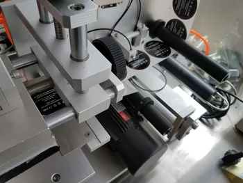Automatinis Plokščias Butelis Etikečių klijavimo Mašinos Su Datos Kodas Spausdintuvas su 10 vnt. juodojo kaspino