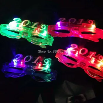 100vnt Kalėdų/Naujųjų Metų Skaičius 2019 LED Blykstė Akinius Švyti Šalies Akiniai LED Akinius Žėrintis Klasikinis Žaislai