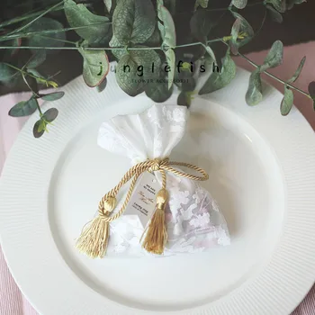 2019 naujas šilko dovanų maišeliai balta siuvinėjimo dovana atvejais su kaspinais žymes apdailos vestuvių saldainių dėžutės jewelly pakuotės maišelis atveju