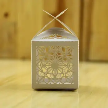 50pcs Gražus Baltos Gėlės Tuščiavidurės Dėžės Šalis Vestuvių Dovanos Svečiams Asmeninį Boite Bonbon Cadeau Bomboniere Matrimonio