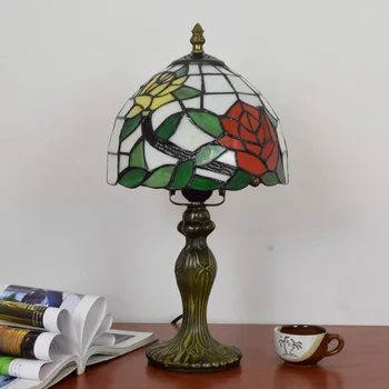 Amerikos Kaimo kūrybos Tiffany spalvos stiklo dviejų spalvų rožių miegamojo lovos apdailos mažas stalo lempa baras žibintas