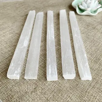 500g balta gamtinių gydomųjų akmenų selenitas chakra kristalai selenitas, akmens, mineralinė akmens uolienų akmens kristalų stick