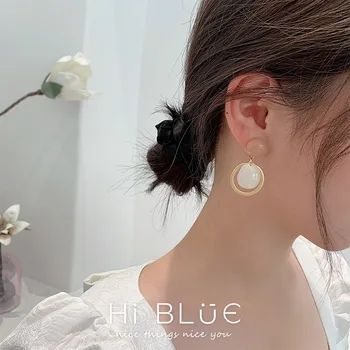 Korėjos naujo dizaino bižuterijos paprastas elegantiškas kontrasto spalvų vandens lašas akrilo auskarai aukso turas metalo auskarai moterims