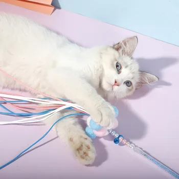 Naminių gyvūnėlių, kačių žaislas plunksnų juostelė interaktyvus pliušinis rutulio formos skaidraus plastiko rankena funny cat stick su bell naminių reikmenys