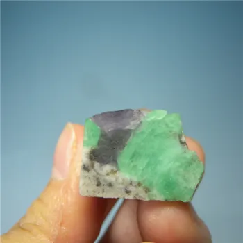 Super žaliosios gamtos smaragdo kristalas violetinė fluorito mano susijusios mineralų boutique etiketės, neapdoroti akmenys LuoShi