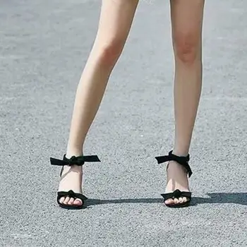 Karšto Pardavimo 2019 Stretch Audinys Moterų Sandalai, Cut-out Kaklaraištis-Raudonai Juodi Zomšiniai Aukštakulniai Bateliai 10cm Tuščiaviduriai Mažo Kulno Vasaros Sandalas
