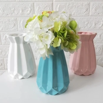 Keramikos vaza gėlių įdėta modernus minimalistinio kambarį lentelė namų puošybai papuošalai
