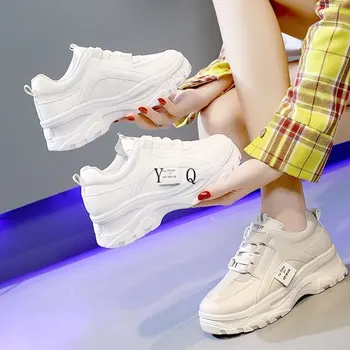 Interneto įžymybė tėtis batai 2021 nauja rudens ir žiemos pyragas storas soled sporto maži balti bateliai moterims