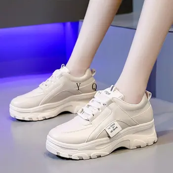 Interneto įžymybė tėtis batai 2021 nauja rudens ir žiemos pyragas storas soled sporto maži balti bateliai moterims