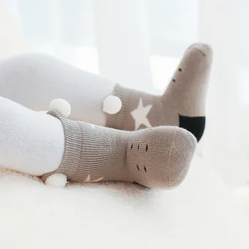 2020 m. rudens žiemos naujagimiui kojinės šiltos storos mielas atsitiktinis mados korėjos kamuolys animacinių filmų kūdikių berniukų, mergaičių kojinės