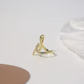 Kūrybinis dizainas gyvatė vario inkrustacijos cirkonis žiedas moterims 